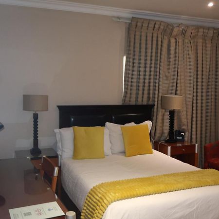Airport Gardens Boutique Hotel Boksburg Buitenkant foto