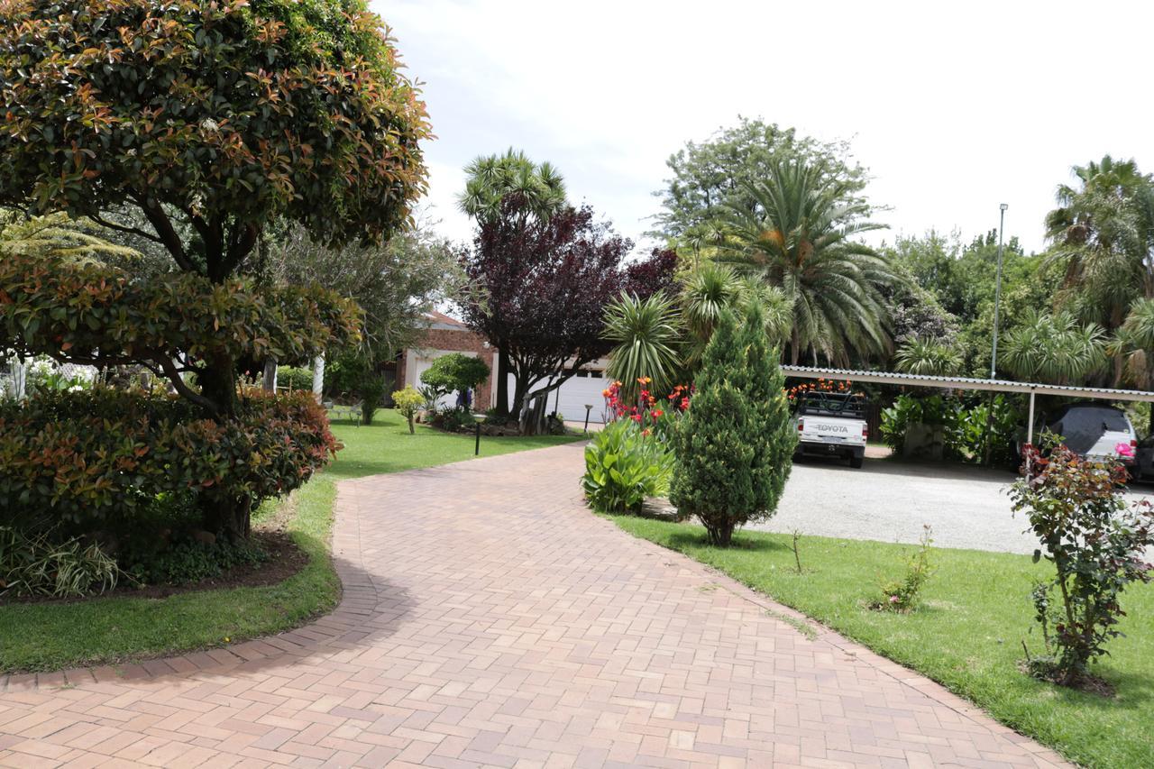 Airport Gardens Boutique Hotel Boksburg Buitenkant foto