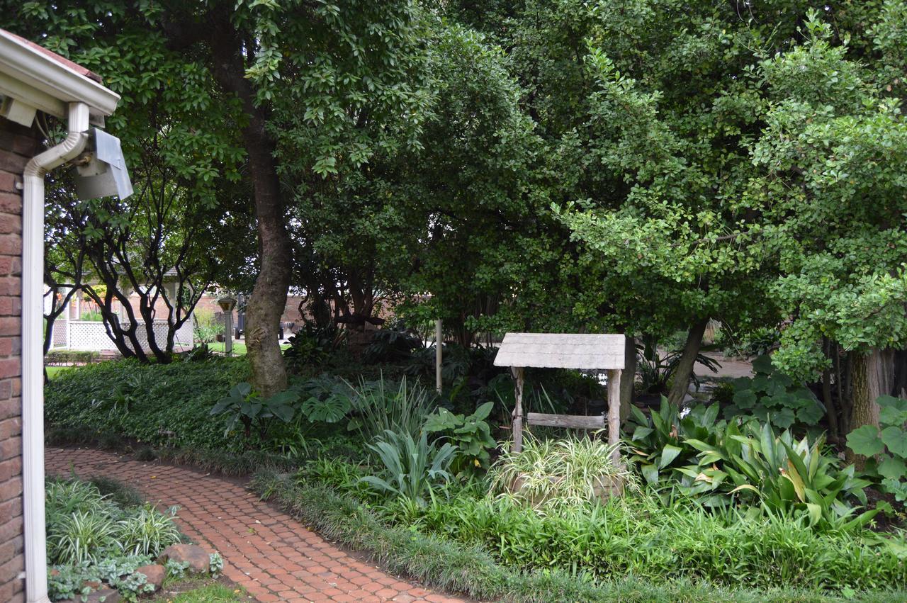 Airport Gardens Boutique Hotel Boksburg Buitenkant foto