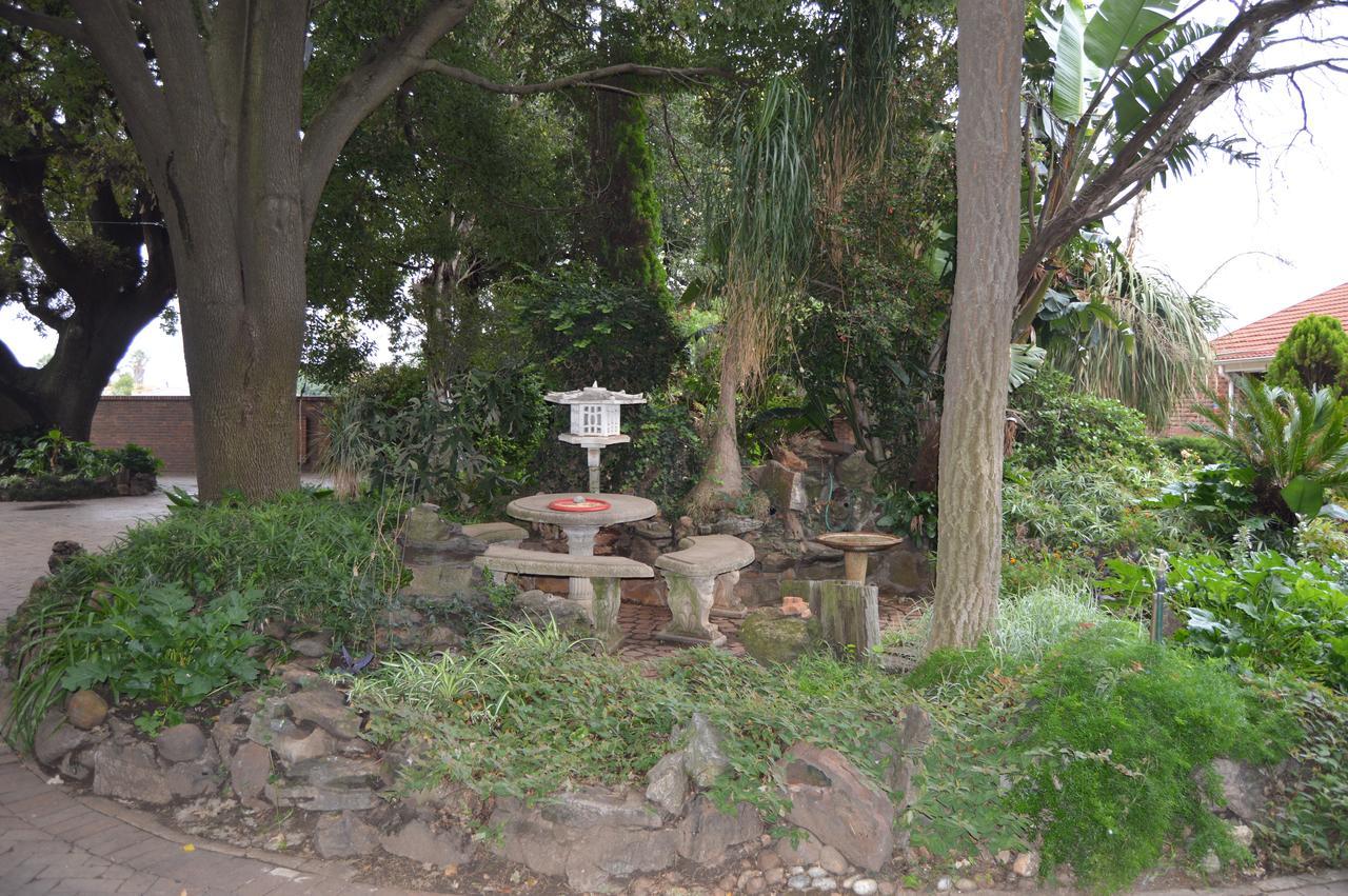 Airport Gardens Boutique Hotel Boksburg Buitenkant foto