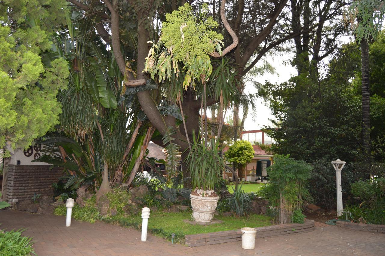 Airport Gardens Boutique Hotel Boksburg Buitenkant foto