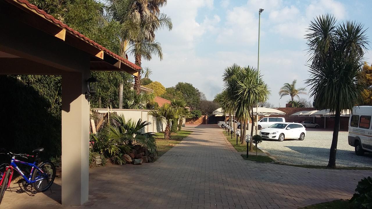 Airport Gardens Boutique Hotel Boksburg Buitenkant foto