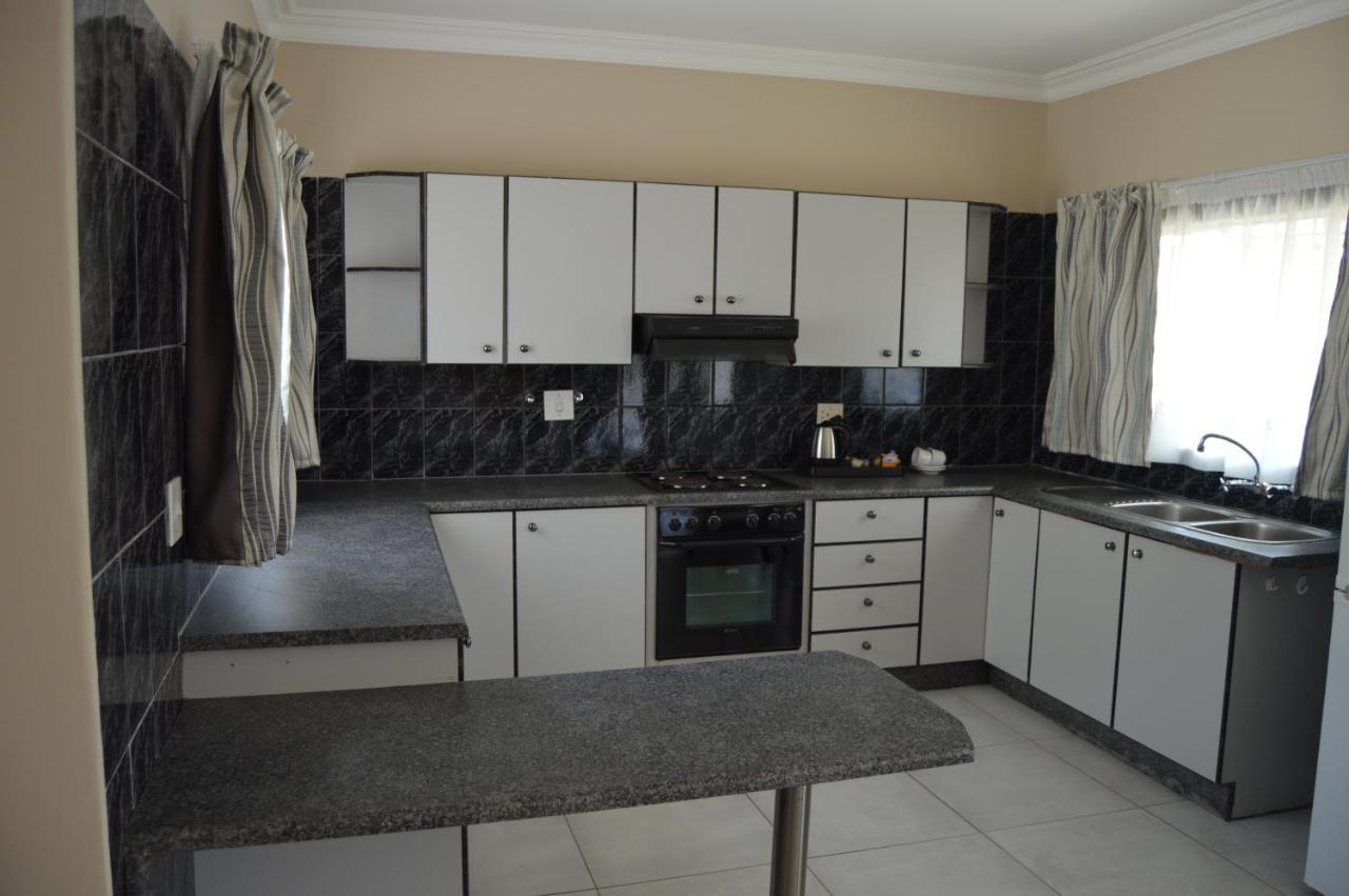 Airport Gardens Boutique Hotel Boksburg Buitenkant foto