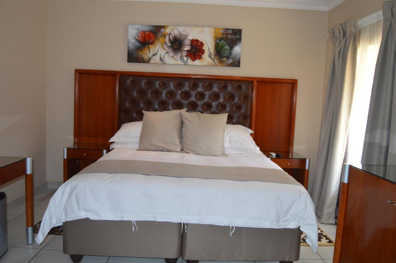 Airport Gardens Boutique Hotel Boksburg Buitenkant foto