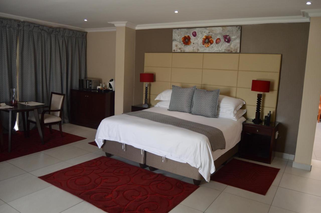 Airport Gardens Boutique Hotel Boksburg Buitenkant foto
